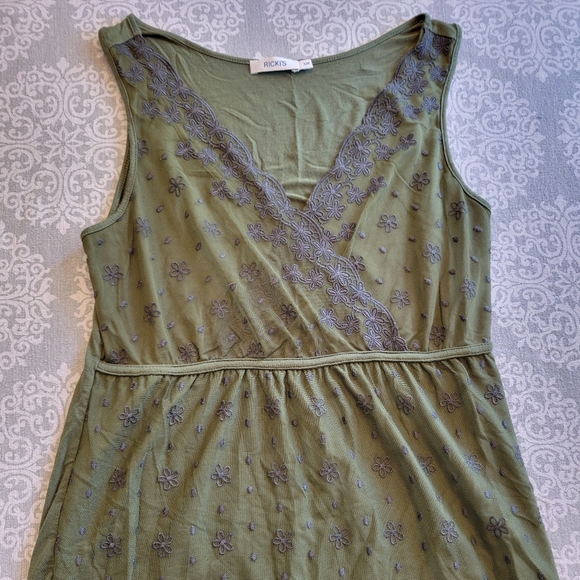 Olive Green Ricki's top - Picture 1 of 6